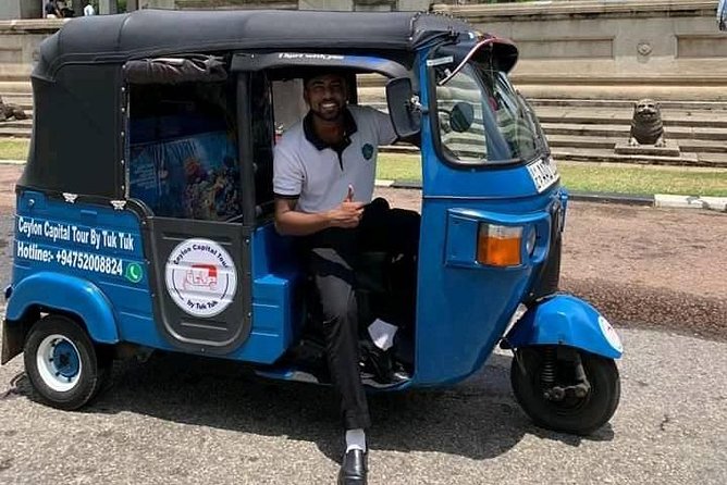 Colombo Tuk Tuk City Tour -Sightseeing Entry Fees & Food Included - Wolvendaal Church and the Dutch chapter of Colombo