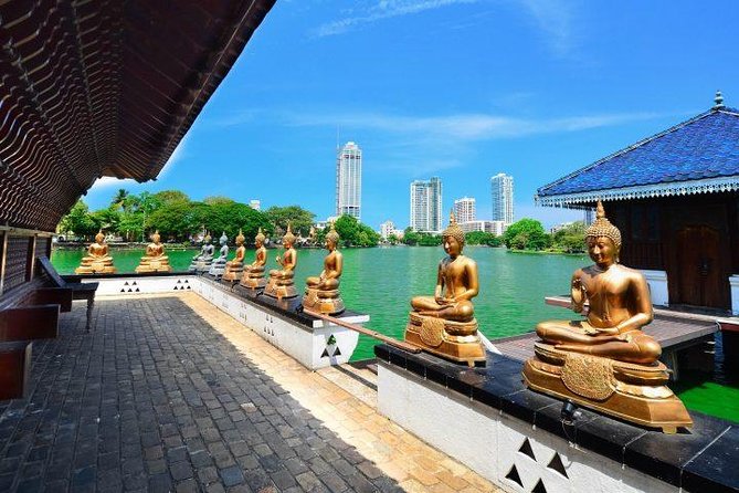 Colombo Walking Tour with Ajeet De Soyza - Fort Railway Station and the link to everyday Colombo