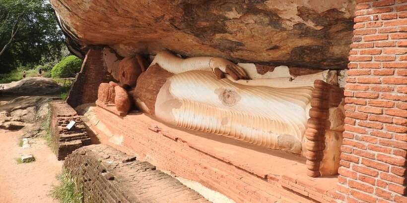 Day Trip to the Ancient Capital of Polonnaruwa From Colombo - Demala Maha Seya and the Buddhist monuments