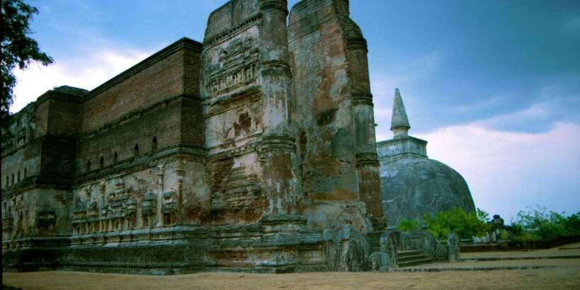 Day Trip to the Ancient Capital of Polonnaruwa From Colombo - Palaces, city remains, and the Sea of Parakrama