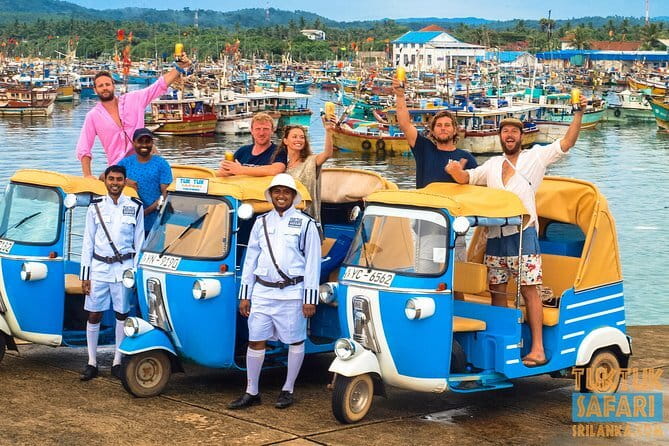 Explore Colombo City Highlights in a Private Tuk Tuk - Hindu temples and a South Indian meal option
