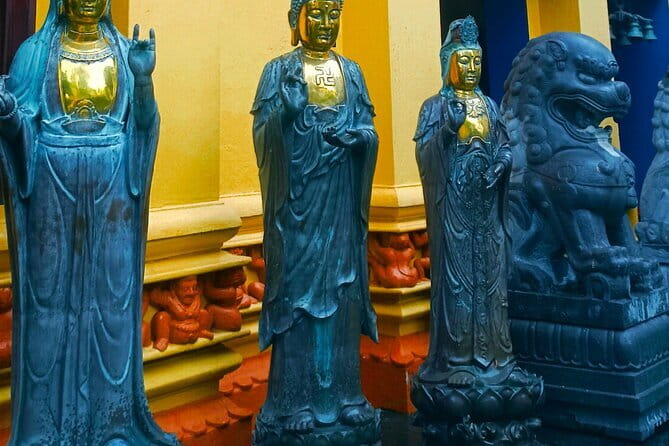 Explore Colombo City Highlights in a Private Tuk Tuk - Two more Hindu temples and Viharamahadevi Park