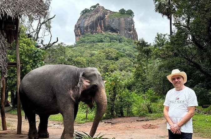Explore Wonders of Sri Lanka 7 Days Private Tour - Day 4: Ella’s railway landmark and hill views