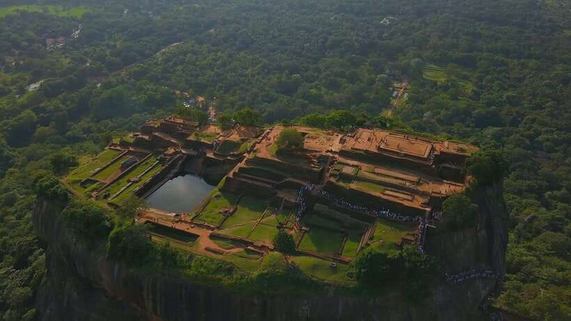From Colombo: All Inclusive Sigiriya, Dambulla &Village Tour - Dambulla’s five painted caves