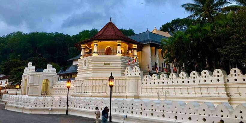 From Colombo: Kandy Temple of Tooth & Elephant Orphanage - Food, tickets, and the real cost