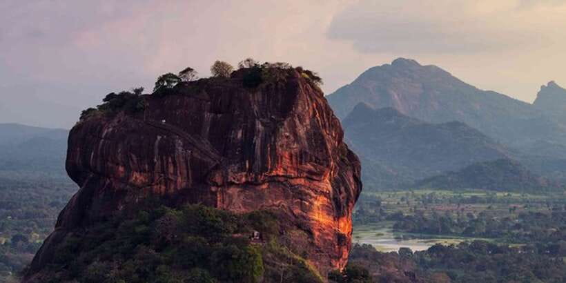 From Colombo: Sigiriya and Dambulla Full-Day Private Tour - Dambulla Cave Temple: Buddha images in five old caves