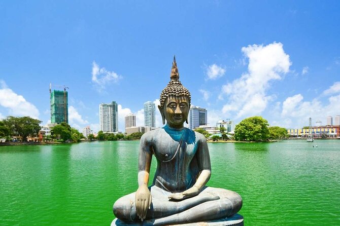 Half Day City Tour of Colombo - Independence Square and Cinnamon Gardens