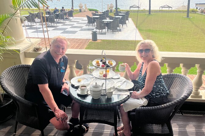 Highlights Colombo Day Tour With Afternoon HIGH TEA In Galle Face Hotel - Pettah and the red-and-white Red Mosque