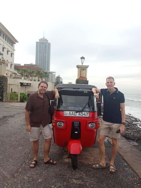 Personal Guided Colombo City Tour by Tuk Tuk - All Inclusive - Tea tasting and the small comforts
