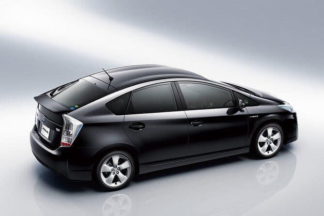 Private Car & English-Speaking Driver – Sri Lanka Island wide - Arriving at Colombo Airport or Negombo