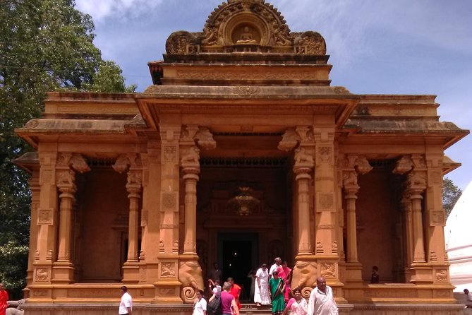Private City tour in Colombo By tuk tuks or Cars - Why this five-hour route works in Colombo