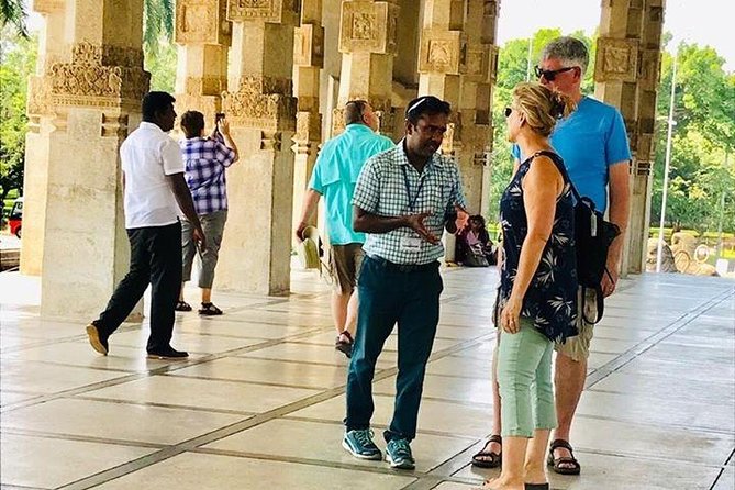 Private Half-Day Colombo City Tour - Jami Ul-Alfar Mosque and the Pettah market quarter