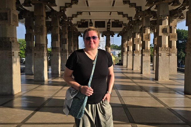 Ride and Explore Colombo and Food By Tuk Tuk Tour All Inclusive - Lotus Tower and Cinnamon Gardens