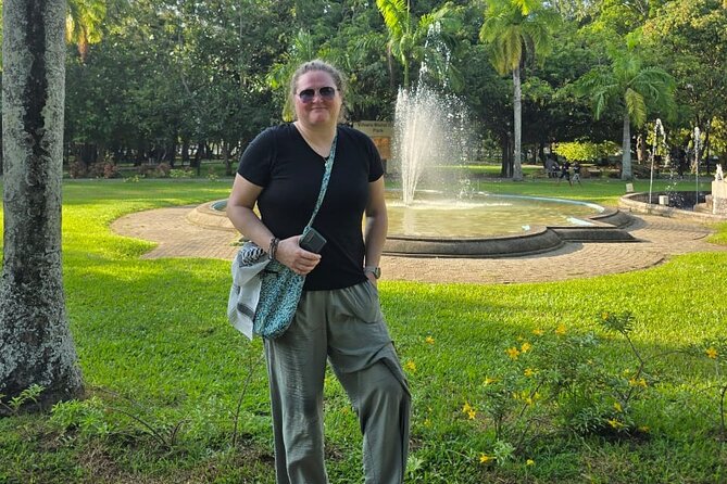 Ride and Explore Colombo and Food By Tuk Tuk Tour All Inclusive - Pettah, the Red Mosque, and Old Colombo