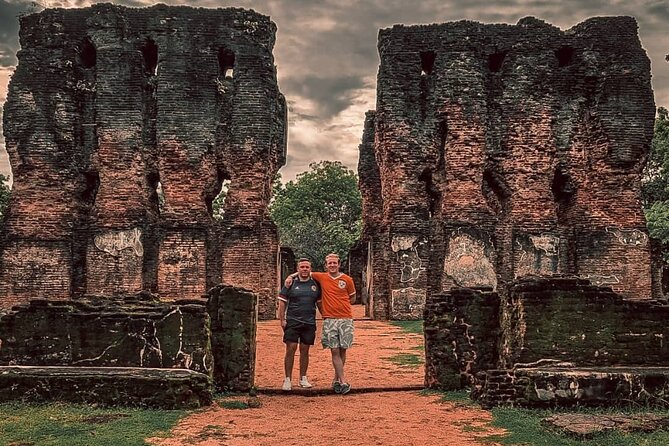Sigiriya, Polonnaruwa & Dambulla "Trilogy" Day Tour from Colombo - The road from Colombo or Negombo