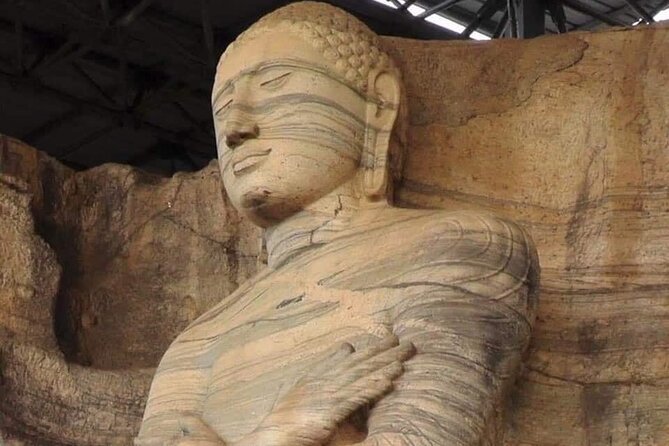 Sri Lanka 5 Day tour Best Nature and Culture include top hotels - Spices, Kandy, and the Temple of the Tooth