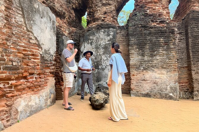Sri Lanka: 8 Day Tour with Rich Cultural Experiences - Day 3: Dambulla’s painted caves and Kandy’s sacred temple