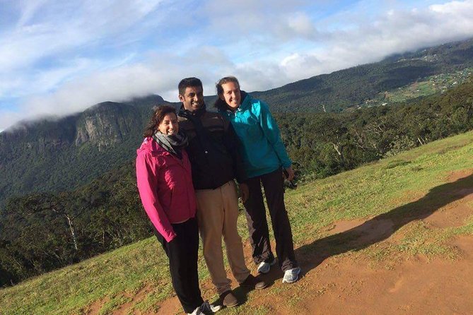 Sri Lanka Holidays Group Tour Packages - Day 1: Yapahuwa’s climb and Avukana’s calm Buddha