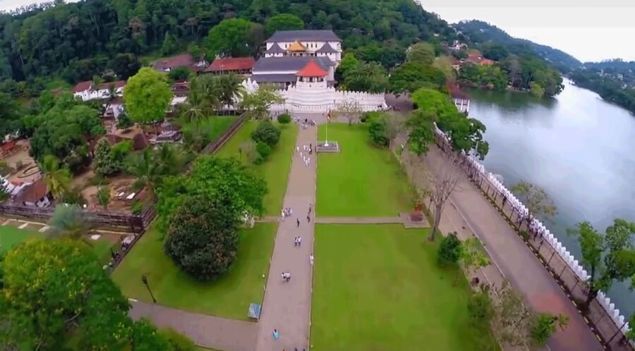 Sri Lanka Private 2-day Tour:Train Trip, Kandy, Nuwara Eliya - Gregory Lake and the long road back