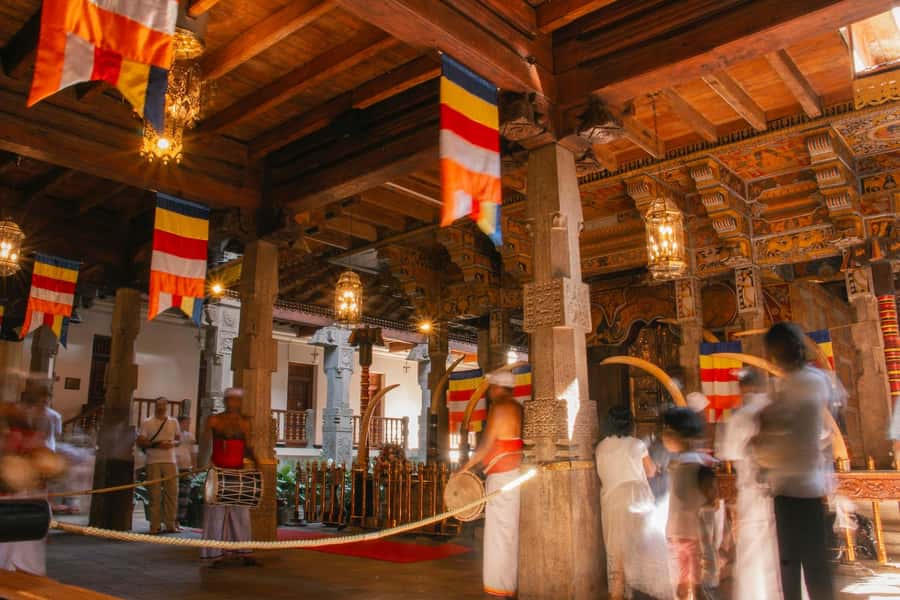 Sri Lanka Private 2-day Tour:Train Trip, Kandy, Nuwara Eliya - Evening in Kandy: drums, dance, and fire
