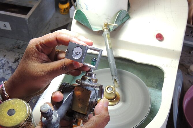 Sri Lanka - Private Ratnapura Gem Tour with Gem and jewelry Expert - Heat treatment, where appearance can change