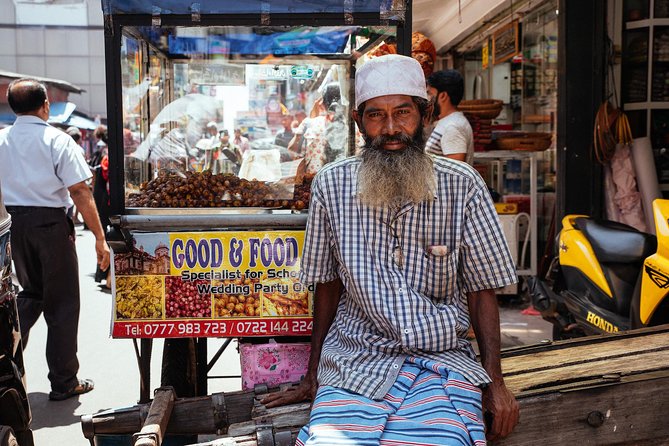 The 10 Tastings of Colombo With Locals: Private Street Food Tour - Exotic fruit near the Old Town Hall