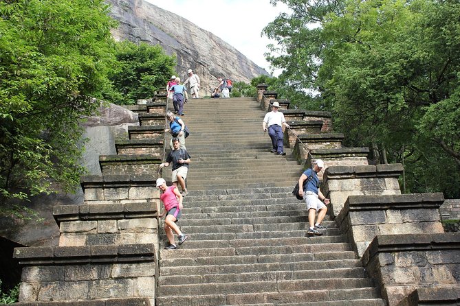 Three Ancient Kingdoms Tour | from Colombo - Dambadeniya’s Palace Grounds and Former Temple of the Tooth