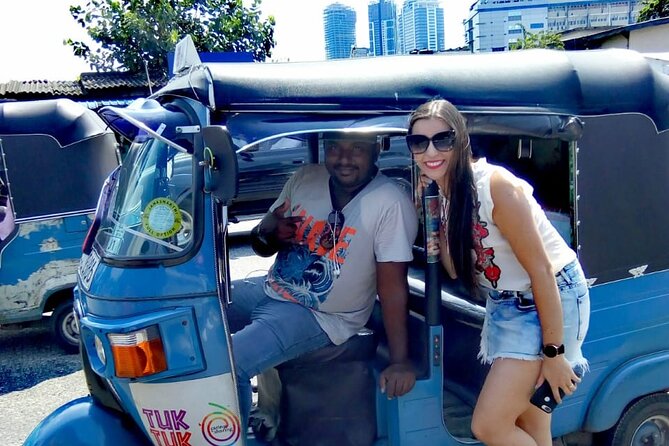 Tuk Tuk Private Safari Tour Exploring Sri Lanka's Capital Colombo - Jami Ul-Alfar Mosque and the red streets of Pettah