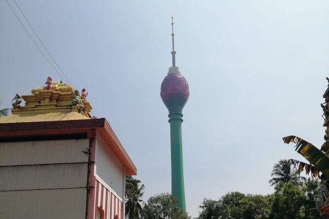 Tuk Tuk Safari Colombo Sri Lanka - Lotus Tower for a modern view of the capital